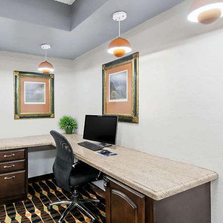 Surestay Plus Hotel By Best Western Lubbock Medical Center Zewnętrze zdjęcie