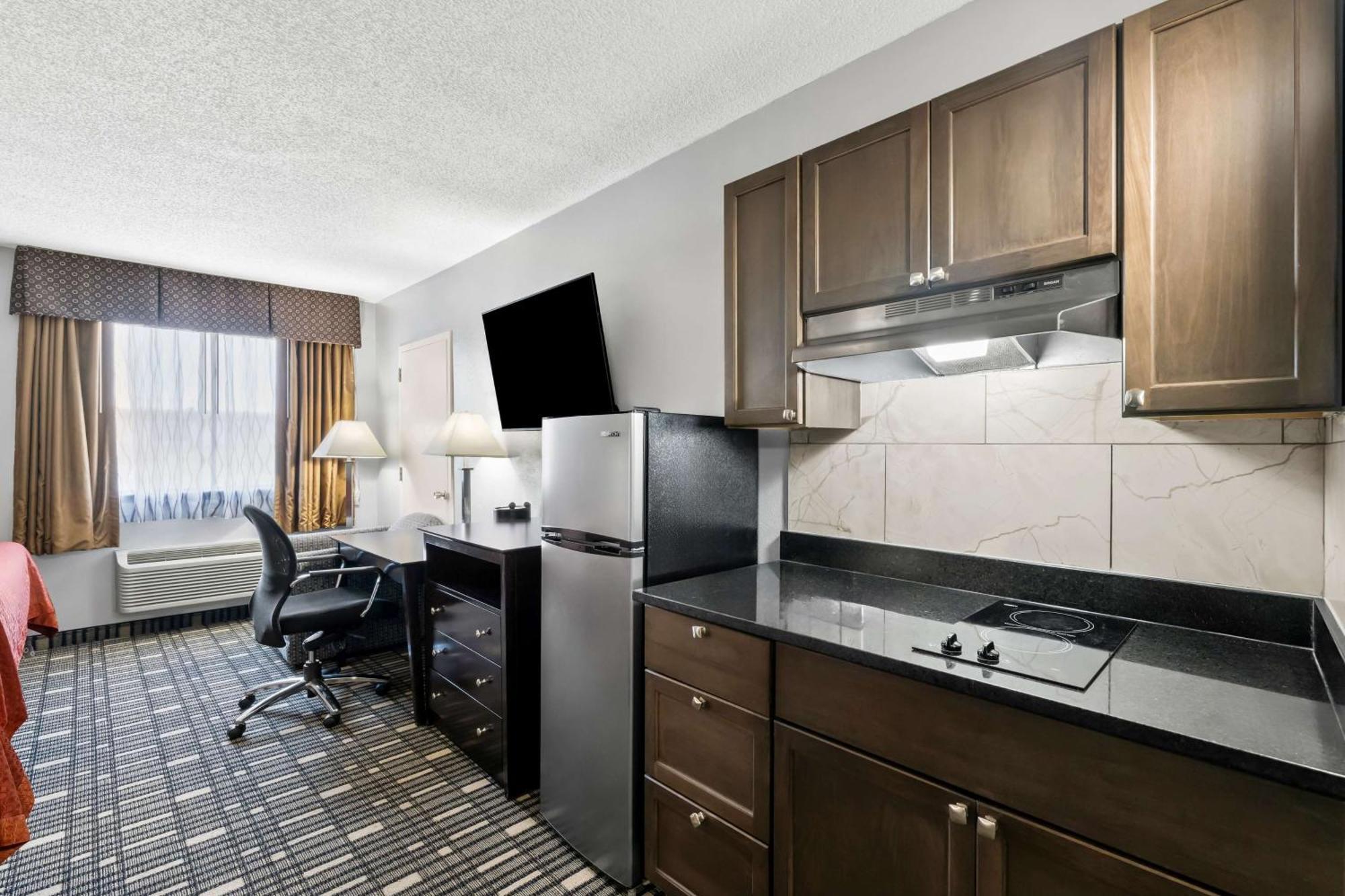 Surestay Plus Hotel By Best Western Lubbock Medical Center Zewnętrze zdjęcie