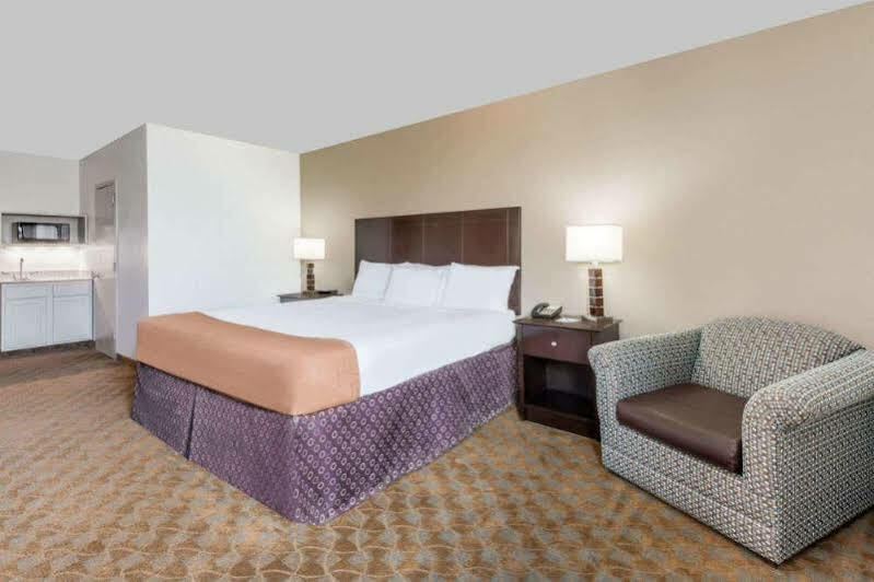 Surestay Plus Hotel By Best Western Lubbock Medical Center Zewnętrze zdjęcie